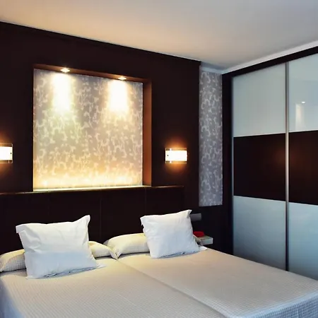 Alda Carril 4* فيلاغارثيا دي أروزا