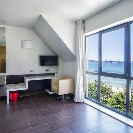 فندق Alda Carril 4*