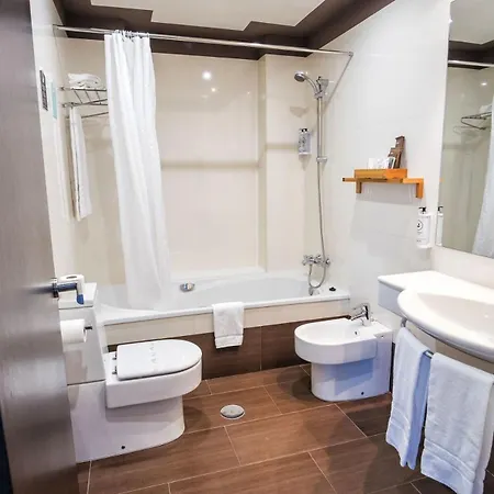 Alda Carril 4*