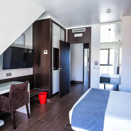 Alda Carril 4*