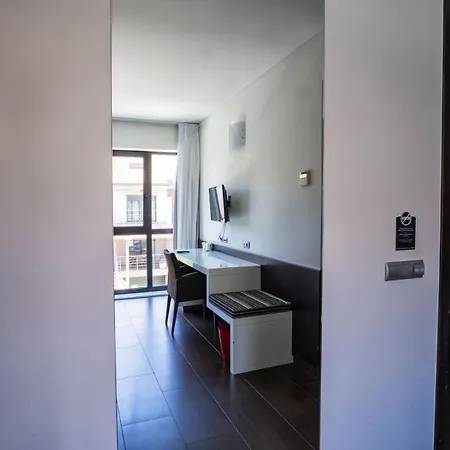 فندق Alda Carril 4*