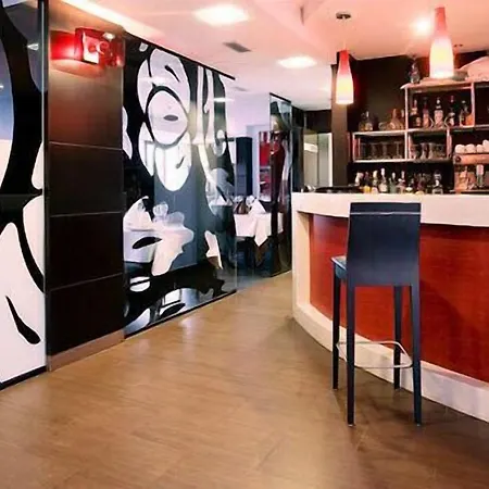 Alda Carril 酒店